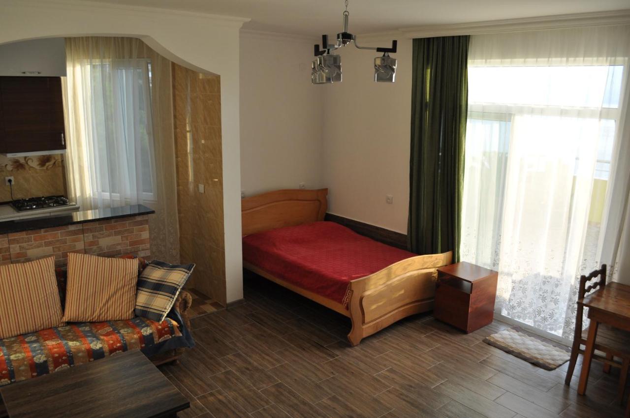 Akhmed Guest House Kvariati Eksteriør bilde